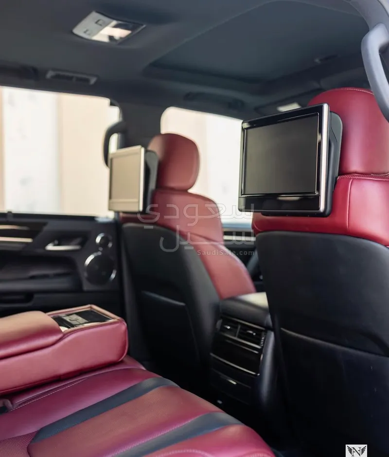 2018 Lexus LX 570 S