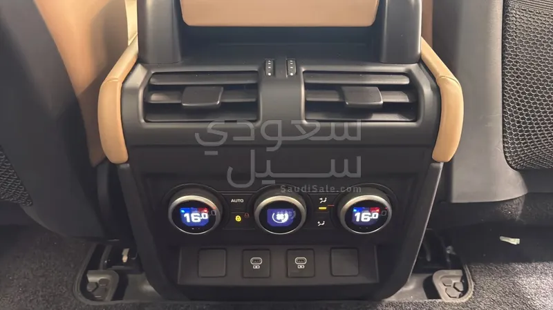 2025 لاند روفر ديفيندر اتش اس اي