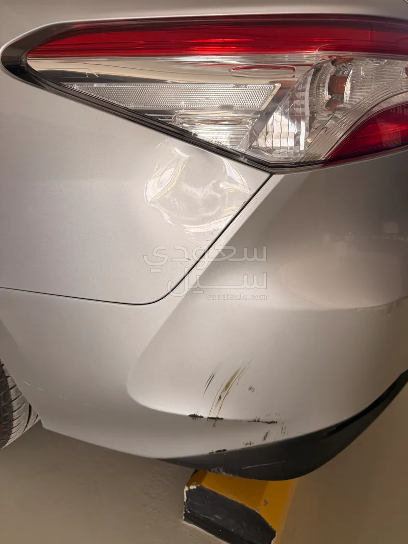 2019 تويوتا كامري جي ال اي