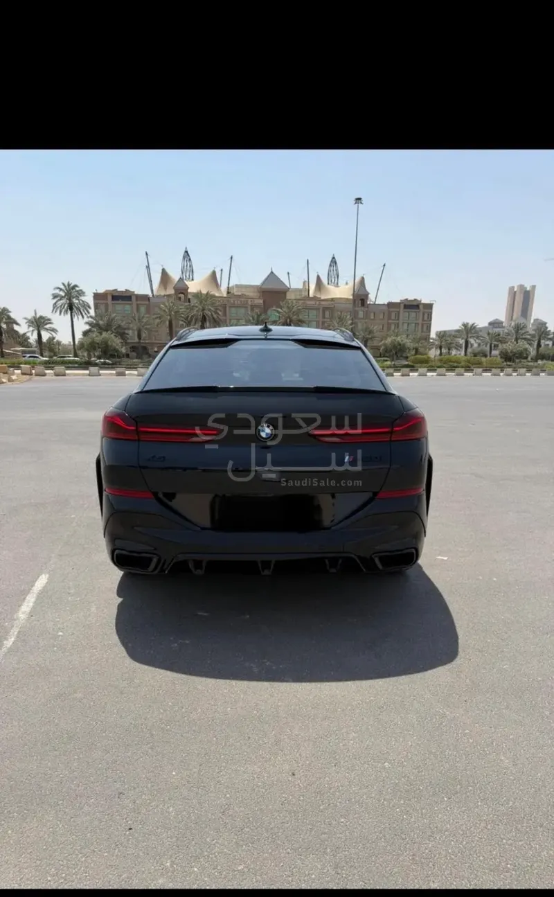 2021 بي ام دبليو الفئة اكس 6 إم