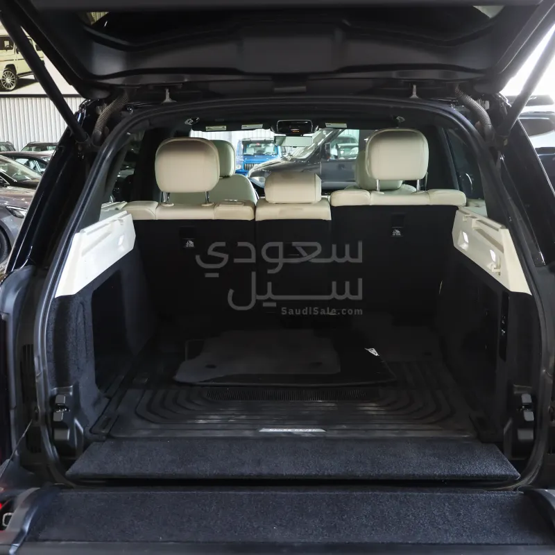 2023 Land Rover Range Rover Vogue SE