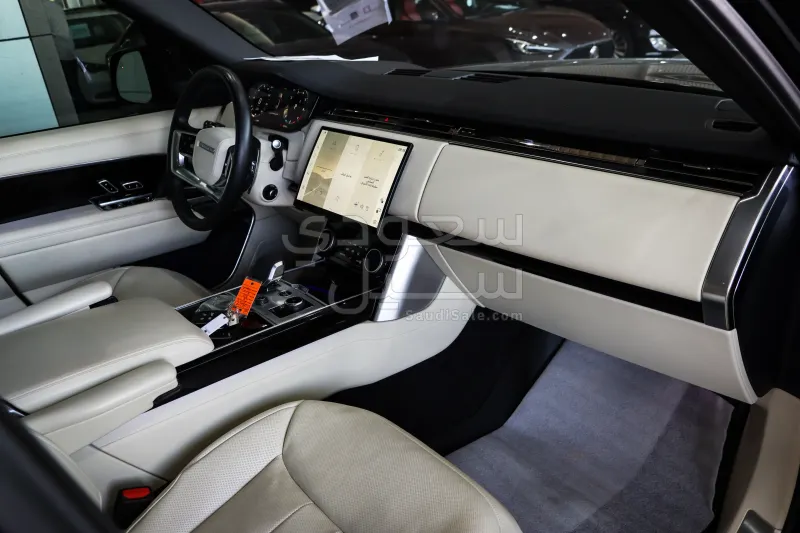 2023 Land Rover Range Rover Vogue SE