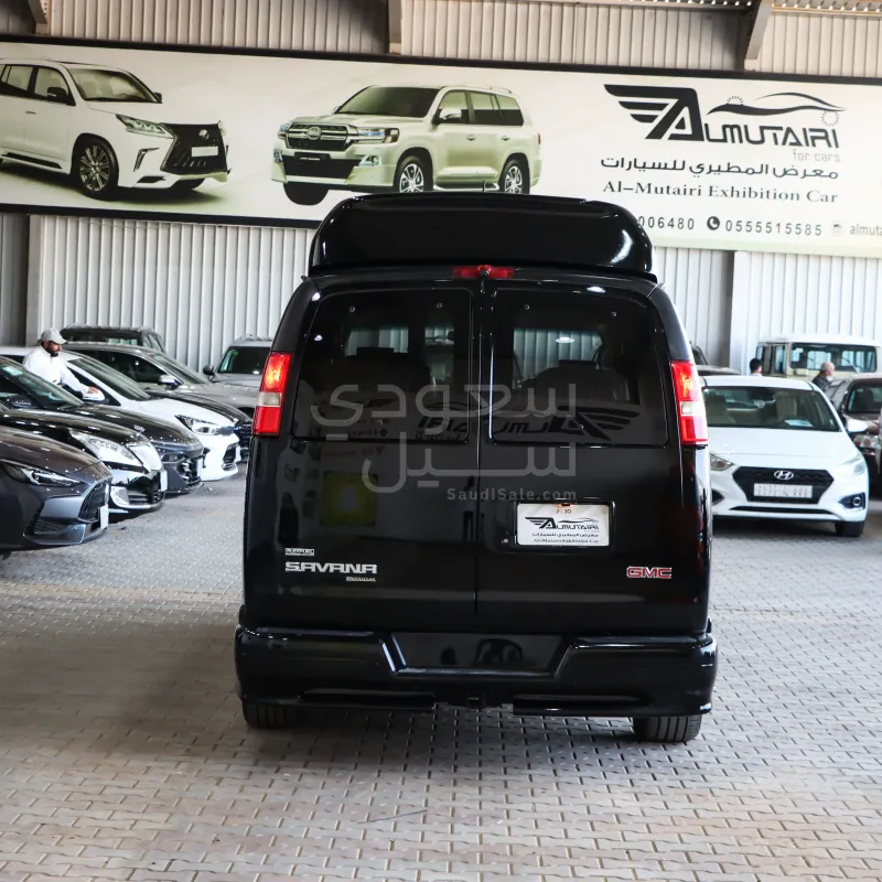 2011 GMC Savana