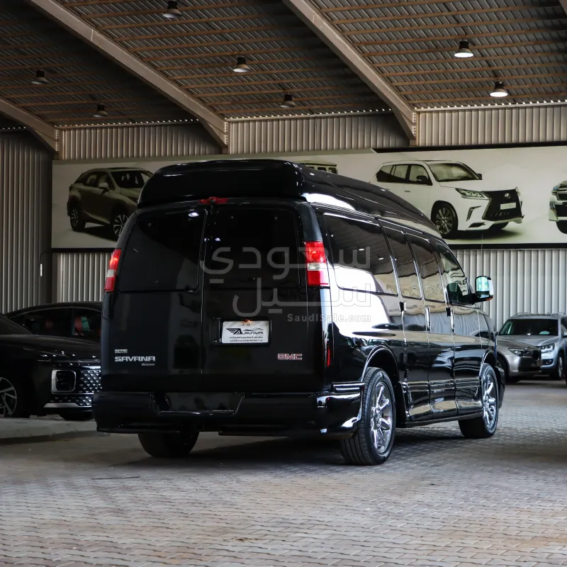 2011 GMC Savana