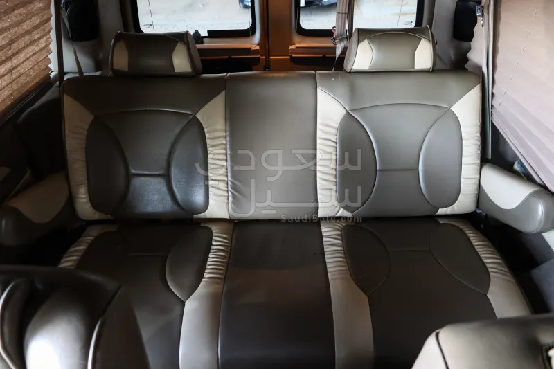 2011 GMC Savana