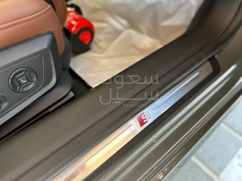 2023 اودي اي 7 55 تي اف اس اي