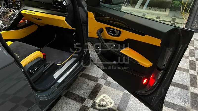 2022 لمبرجيني اوروس