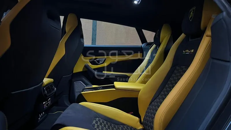 2022 لمبرجيني اوروس