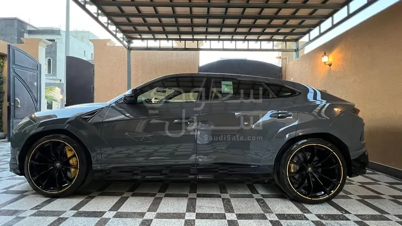2022 لمبرجيني اوروس