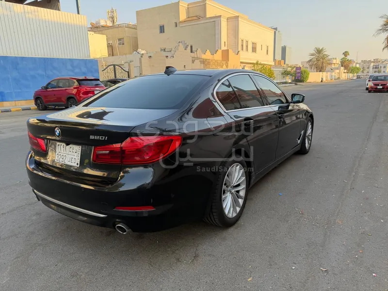 2019 بي ام دبليو الفئة الخامسة 520 أي