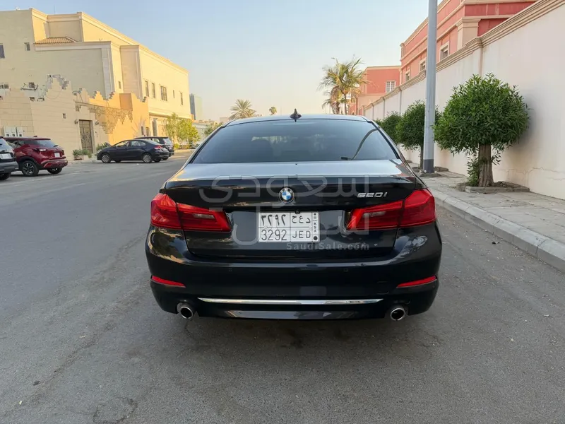 2019 بي ام دبليو الفئة الخامسة 520 أي