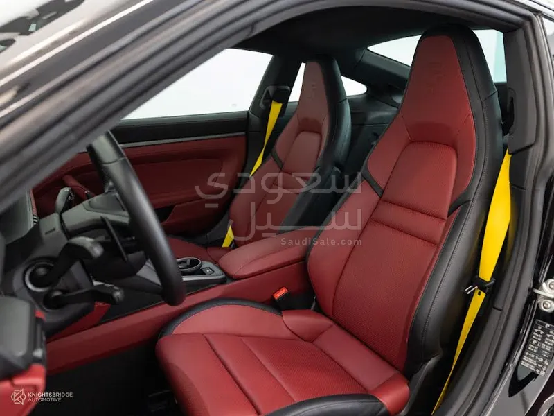2025 بورش 911 كاريرا
