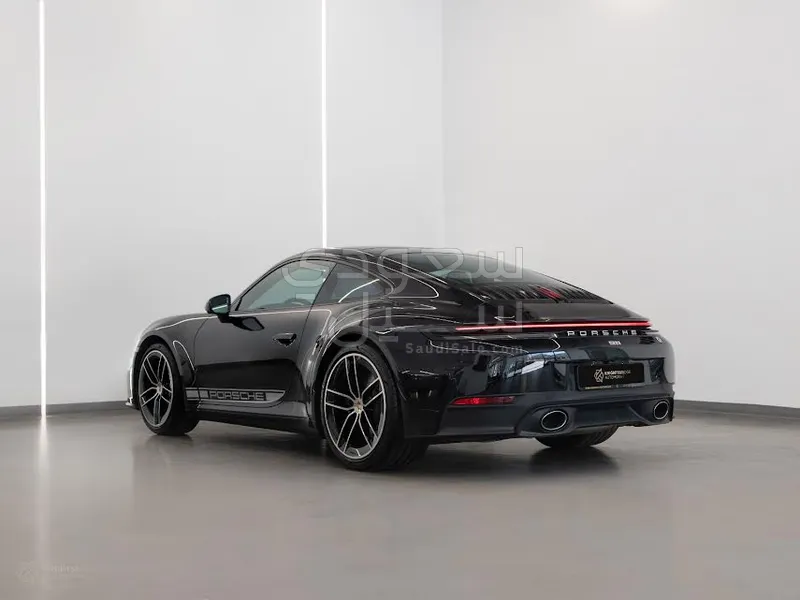 2025 بورش 911 كاريرا