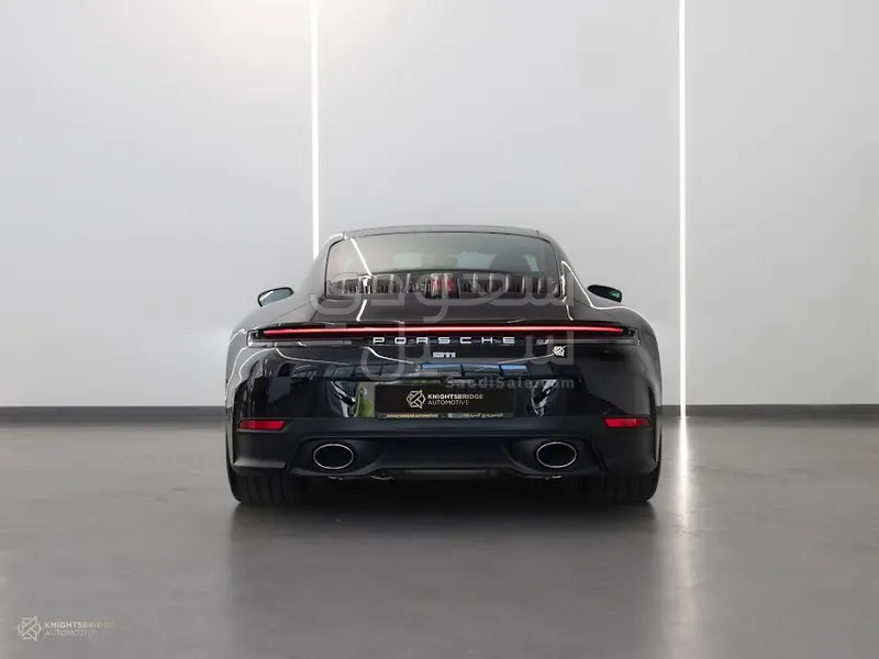 2025 بورش 911 كاريرا