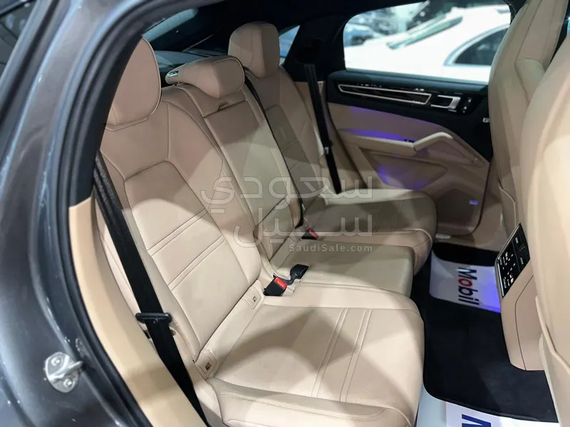 2022 Porsche Cayenne Coupe