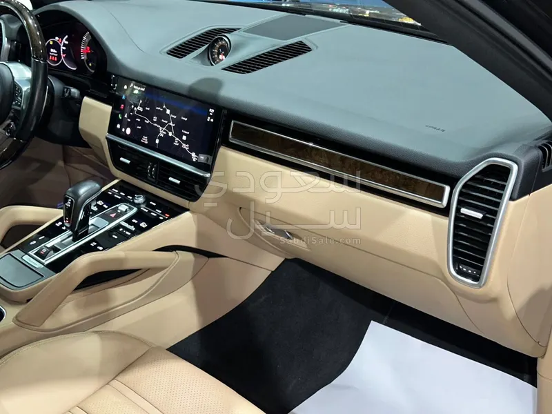 2022 Porsche Cayenne Coupe
