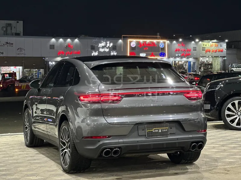 2022 Porsche Cayenne Coupe