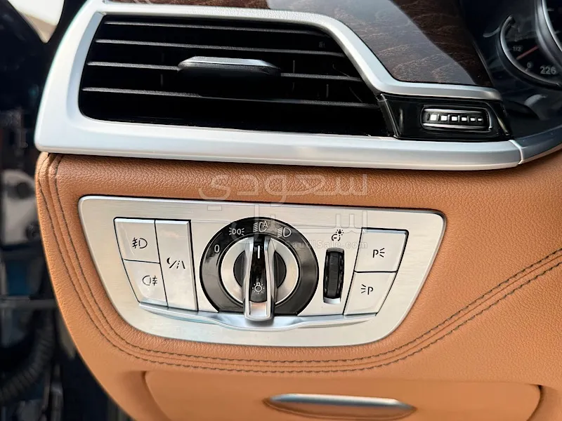 2016 بي ام دبليو الفئة السابعة 750 إل أي