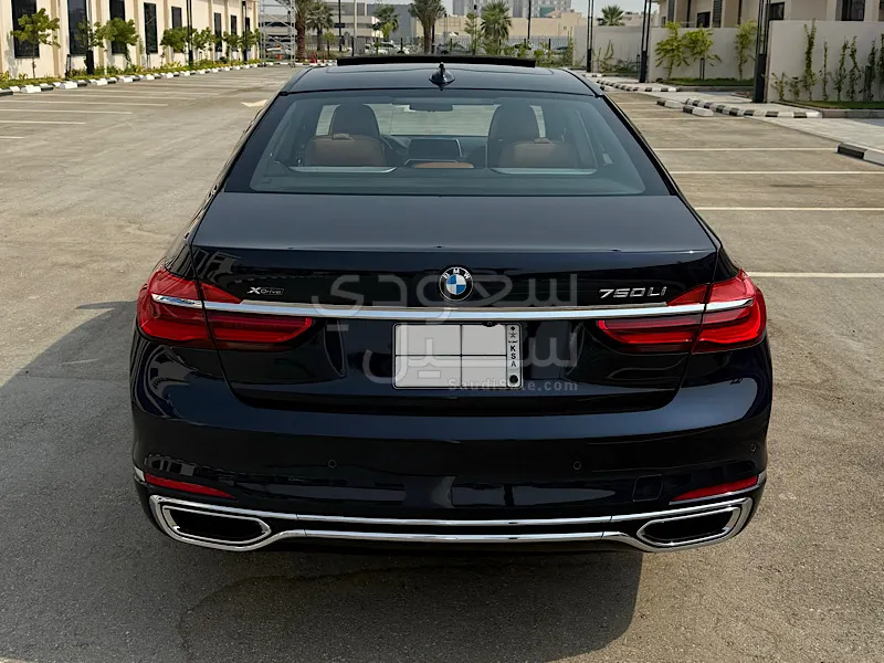 2016 بي ام دبليو الفئة السابعة 750 إل أي