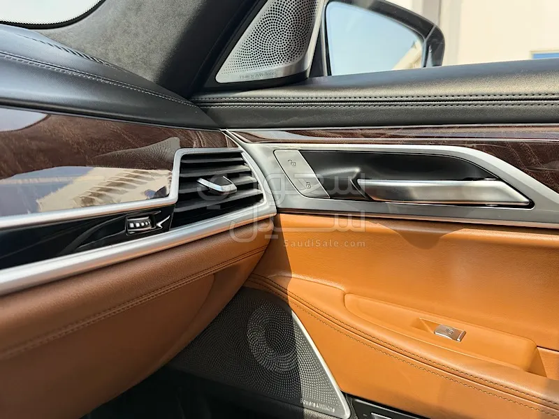 2016 بي ام دبليو الفئة السابعة 750 إل أي