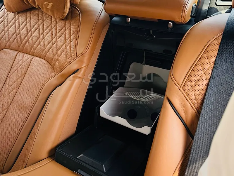 2016 بي ام دبليو الفئة السابعة 750 إل أي