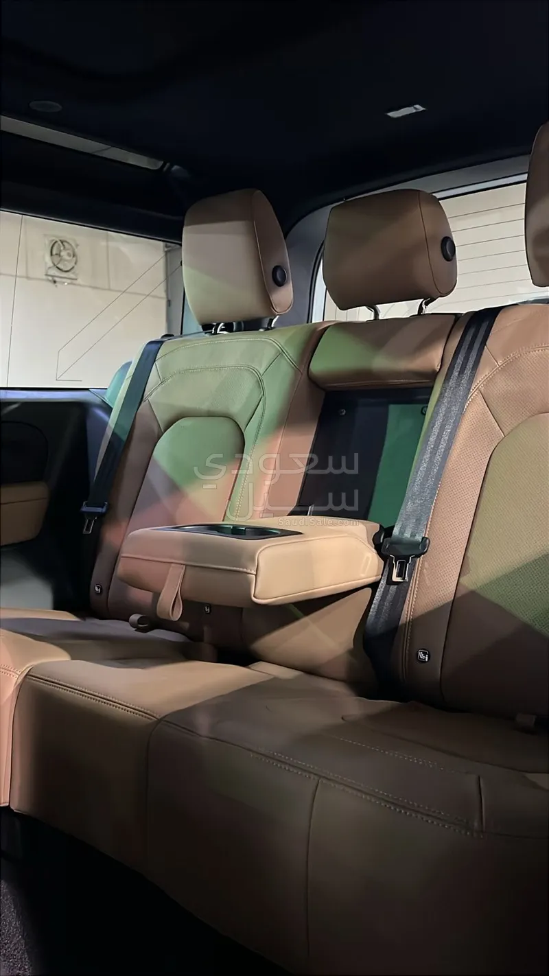 2025 لاند روفر ديفيندر 90