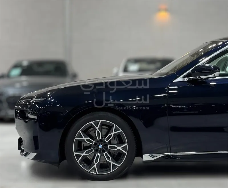 2026 بي ام دبليو الفئة السابعة 735أي