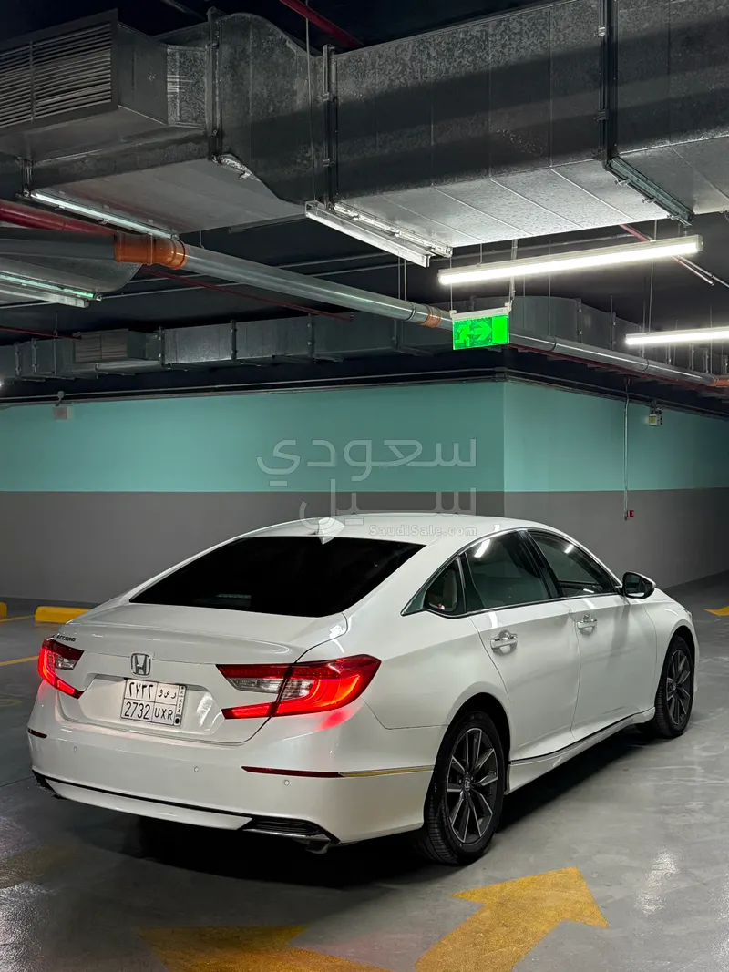 2022 هوندا اكورد اي اكس ال