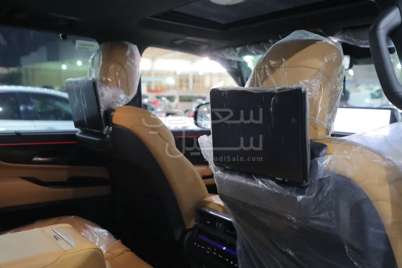 2024 لكزس إل إكس 600
