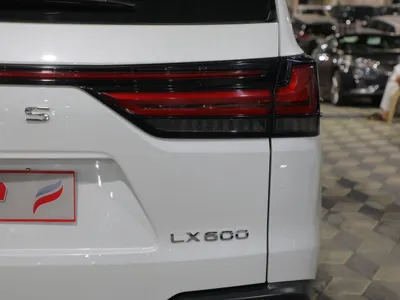 2024 لكزس إل إكس 600