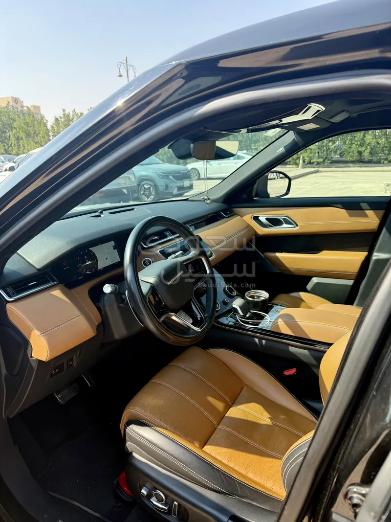 2022 لاند روفر رينج روفر فيلار أر - دايناميك