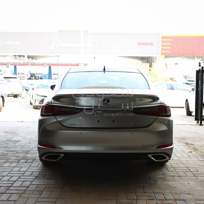 2025 Lexus ES 350