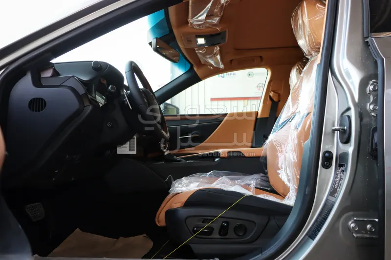 2025 Lexus ES 350