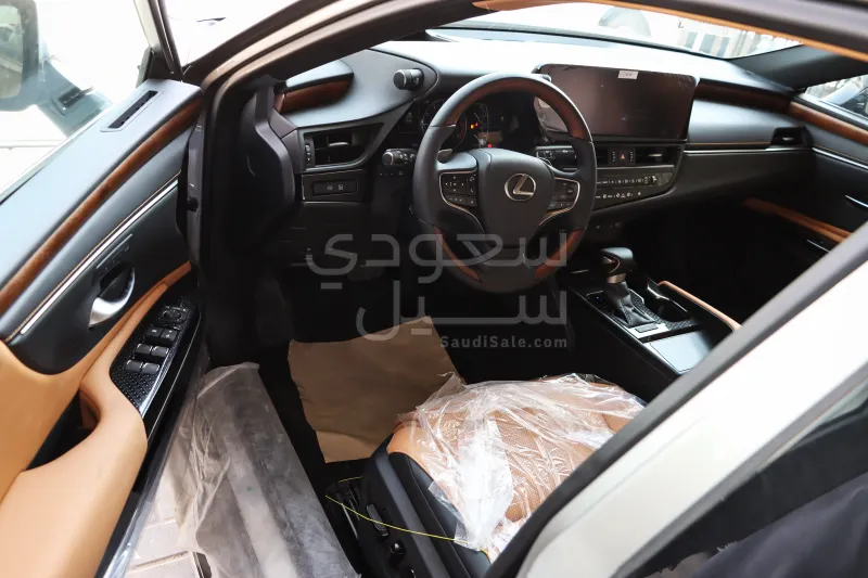 2025 Lexus ES 350