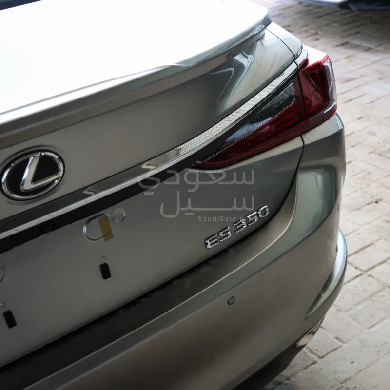 2025 Lexus ES 350