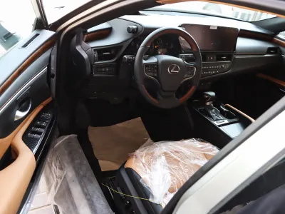 2025 Lexus ES 350