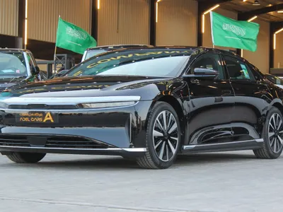 2025 لوسيد اير بيور