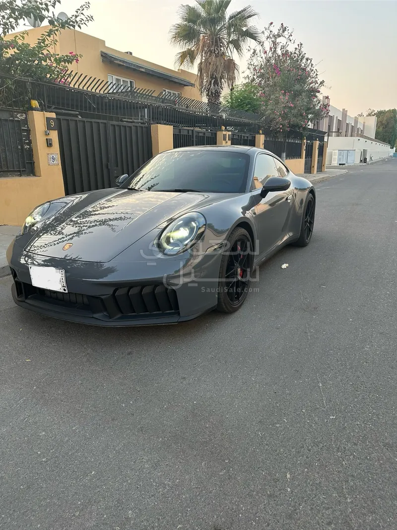 2025 بورش 911 كاريرا جي تي اس