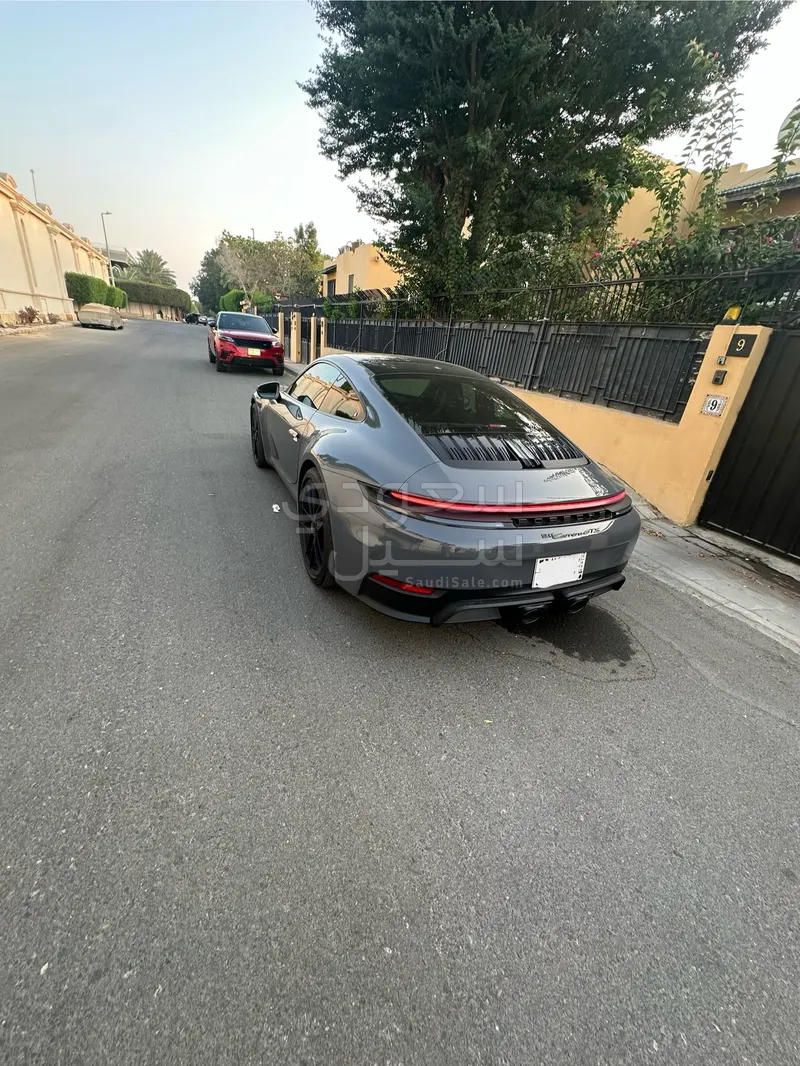 2025 بورش 911 كاريرا جي تي اس
