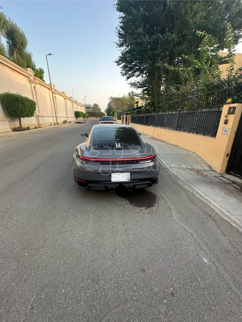 2025 بورش 911 كاريرا جي تي اس