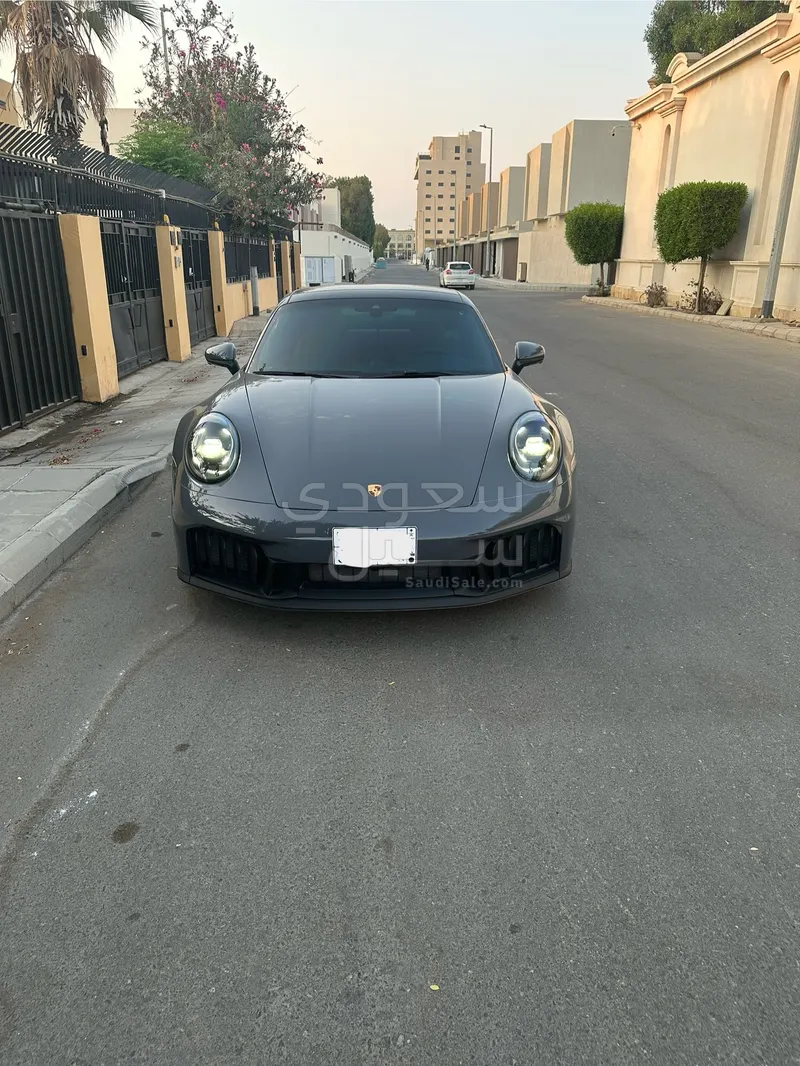 2025 بورش 911 كاريرا جي تي اس