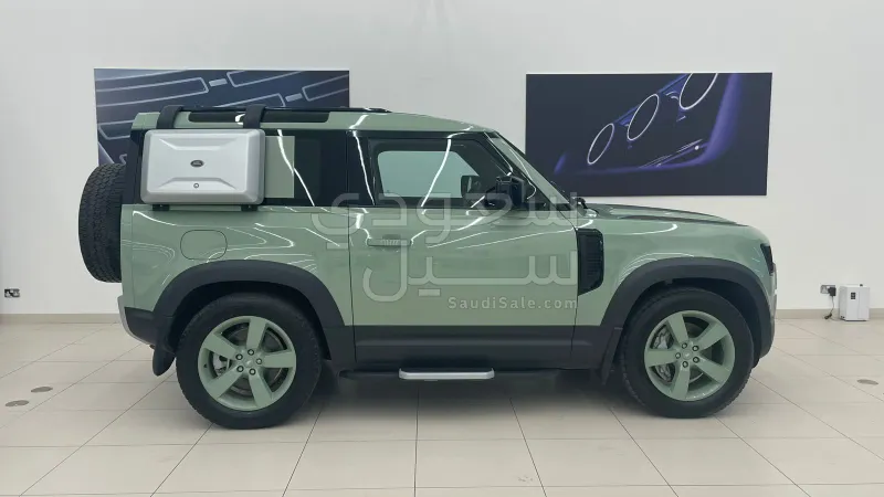 2023 Land Rover Defender 90