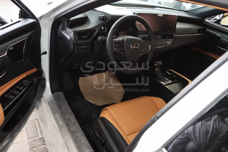 2025 لكزس إي إس 350 دي دي