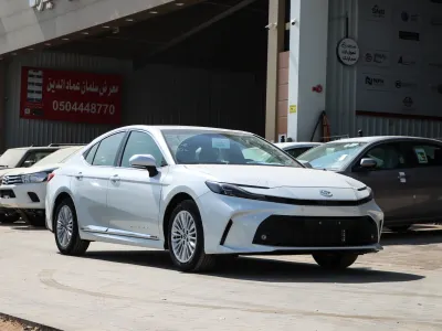 2025 تويوتا كامري ال اي