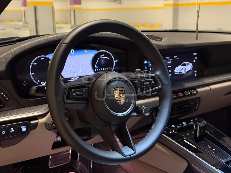 2025 بورش 911 كاريرا