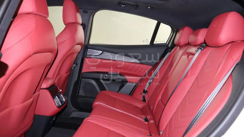 2025 مازيراتي جريكالي مودينا