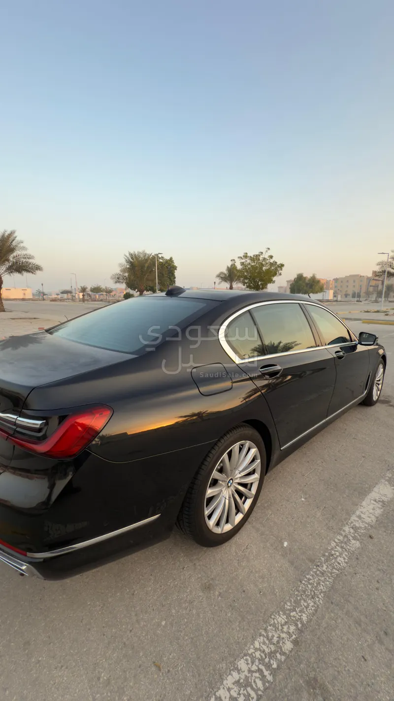 2022 بي ام دبليو الفئة السابعة 730 إل أي