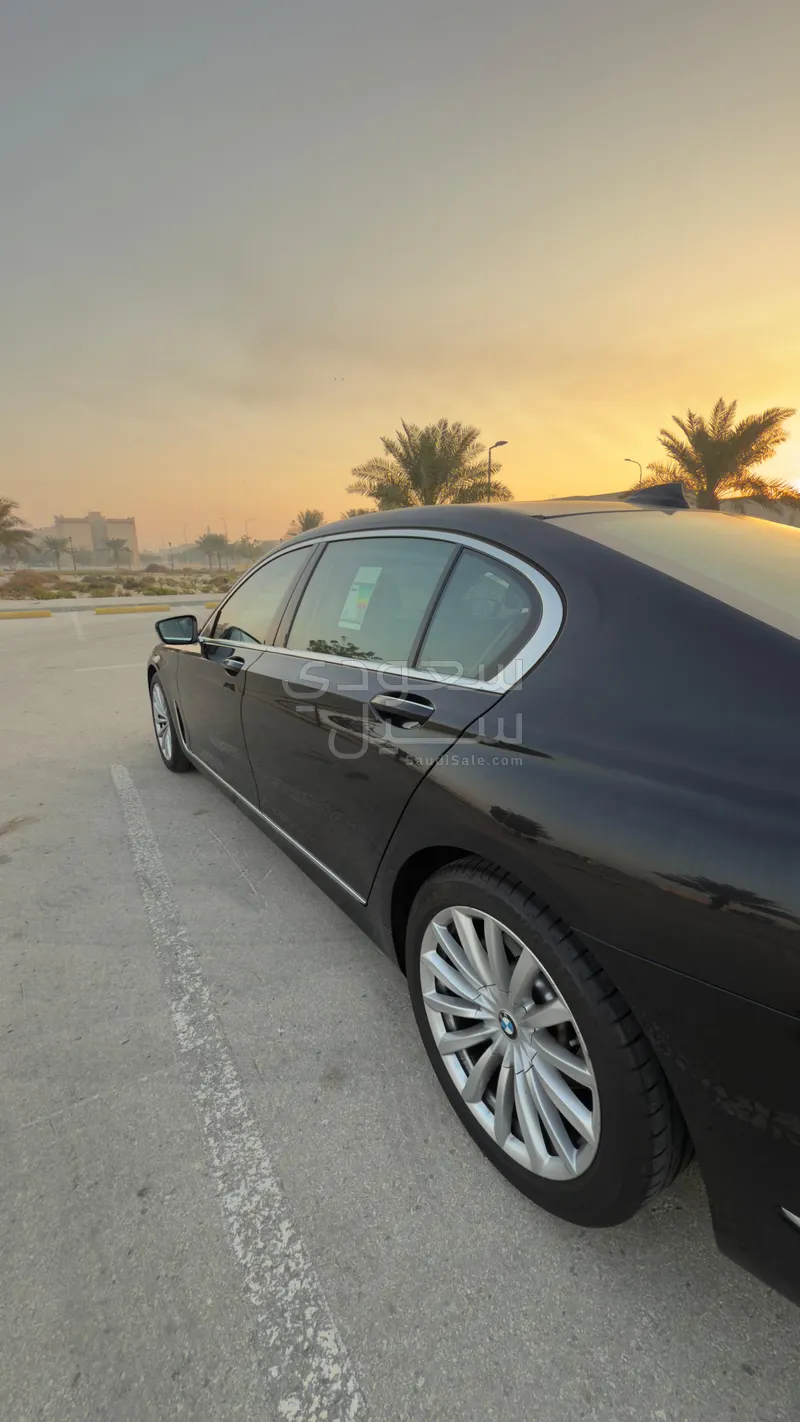 2022 بي ام دبليو الفئة السابعة 730 إل أي