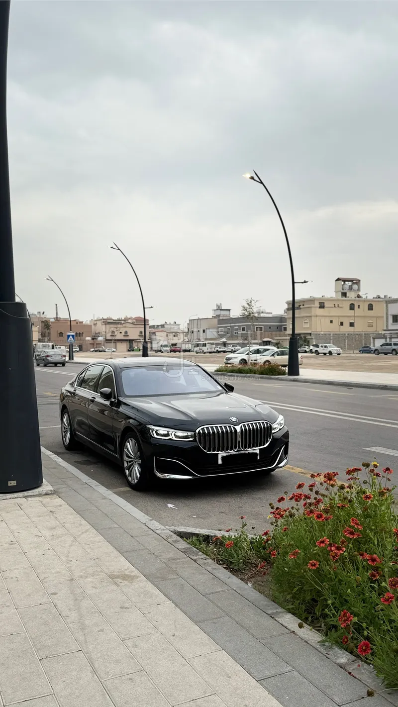 2022 بي ام دبليو الفئة السابعة 730 إل أي