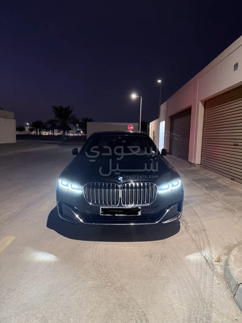 2022 بي ام دبليو الفئة السابعة 730 إل أي